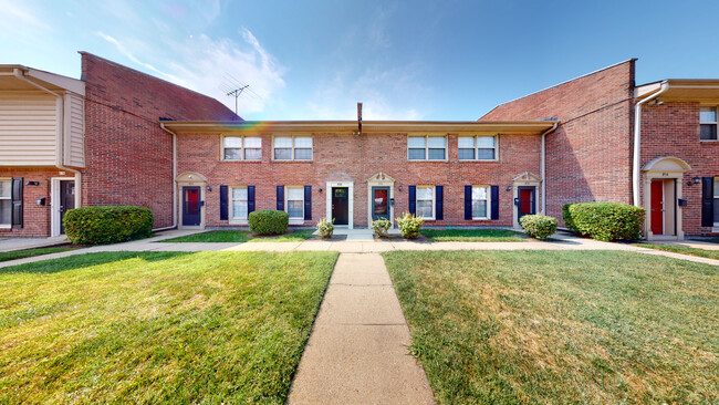 Roseland Townhomes in Hampton, VA - Building Photo - Building Photo