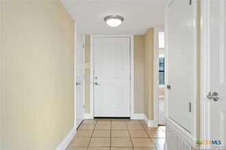 1043 Barbara Dr in Canyon Lake, TX - Building Photo - Building Photo