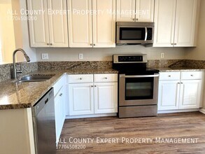2075 Pine Tree Dr in Buford, GA - Building Photo - Building Photo