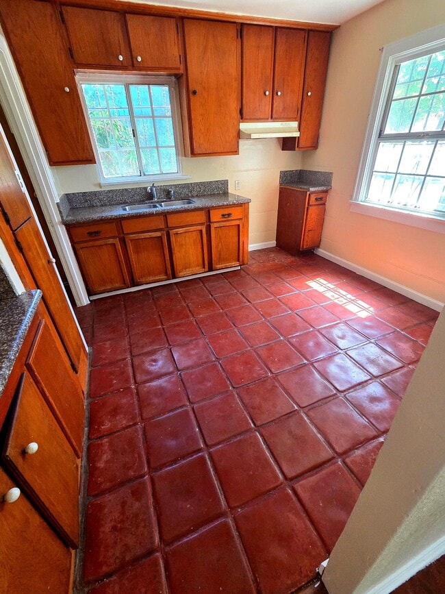 property at 3005 S Rimpau Blvd