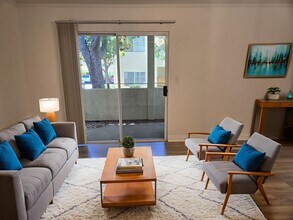 4201 Las Virgenes Rd, Unit 114 in Calabasas, CA - Foto de edificio - Building Photo