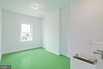 2329 Frankford Ave in Philadelphia, PA - Building Photo - Building Photo