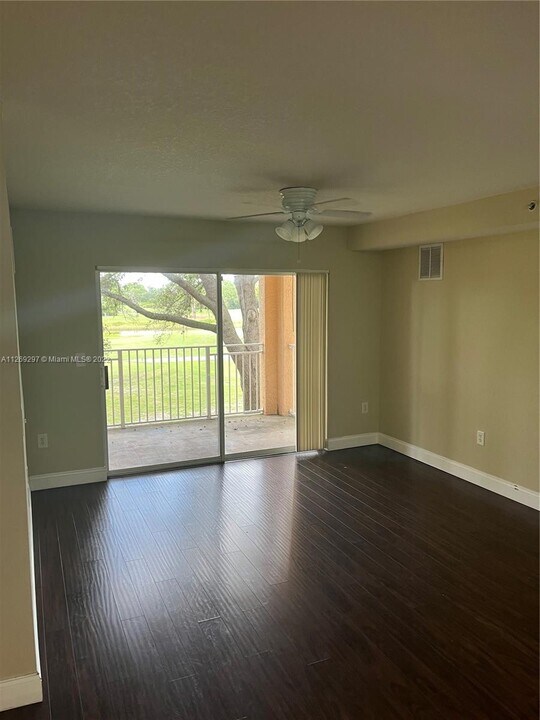 151 SW Palm Dr-Unit -206 in Port St. Lucie, FL - Building Photo