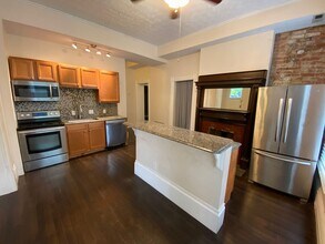 877 Dennison Ave in Columbus, OH - Building Photo - Building Photo
