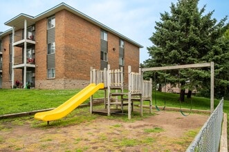 Aspen Apartments in Hudson, WI - Foto de edificio - Building Photo