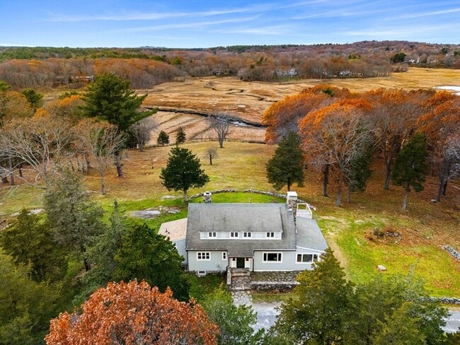 property at 2 Noahs Hl Wy