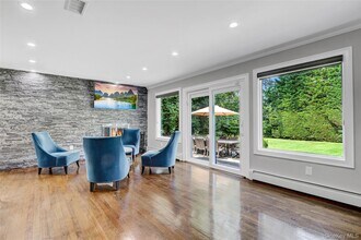 22 Wren Dr in Roslyn, NY - Building Photo - Building Photo
