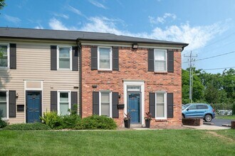 5025 Hillsboro Pike, Unit 1A in Nashville, TN - Foto de edificio - Building Photo