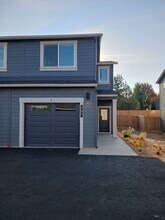 467 SW 27th St in Redmond, OR - Building Photo - Building Photo