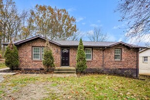 107 Woodridge Dr in Hendersonville, TN - Building Photo