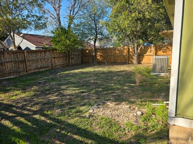 7407 Rimhurst in San Antonio, TX - Foto de edificio - Building Photo