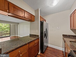 1808 Old Meadow Rd in McLean, VA - Building Photo - Building Photo