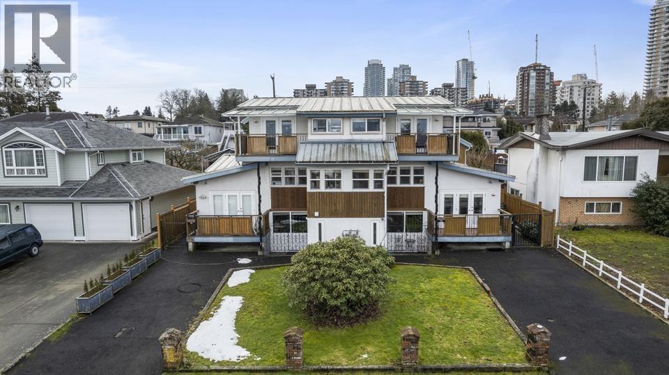 5006 Maitland St in Burnaby, BC - Building Photo