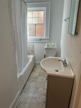 1720 Roseland St, Unit 2 in Greensboro, NC - Building Photo - Building Photo