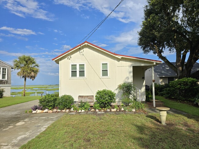 337 Dogwood Ln in Hampstead, NC - Foto de edificio - Building Photo