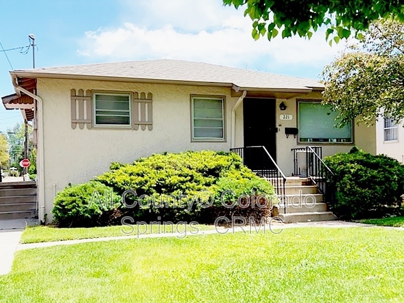 221 N Foote Ave in Colorado Springs, CO - Building Photo