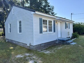 106 Willis St in Elizabethtown, NC - Building Photo - Building Photo