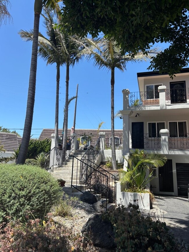 property at 7851 W Talbert St