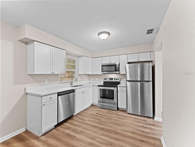 1602 E New Orleans Ave in Tampa, FL - Foto de edificio - Building Photo