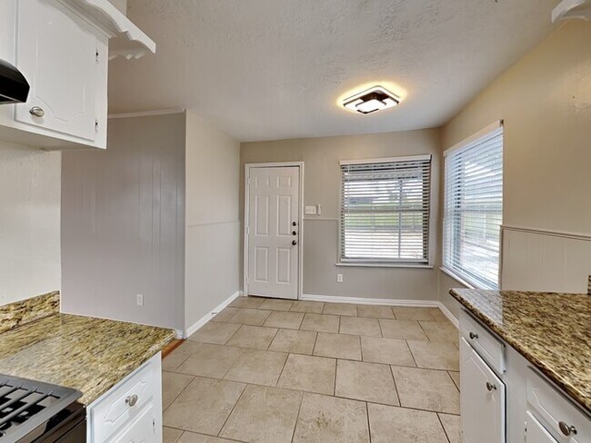 1314 Kenwick Pl in Pasadena, TX - Building Photo - Building Photo