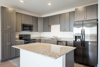 RI Apartments in Madison, WI - Building Photo - Interior Photo