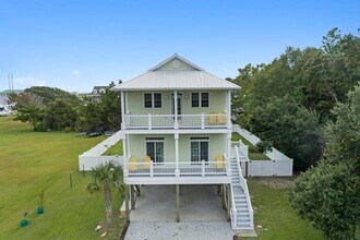 184 Grandview Dr in Sneads Ferry, NC - Building Photo - Building Photo