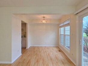 1376 Longacre Ln in Wheeling, IL - Building Photo - Building Photo