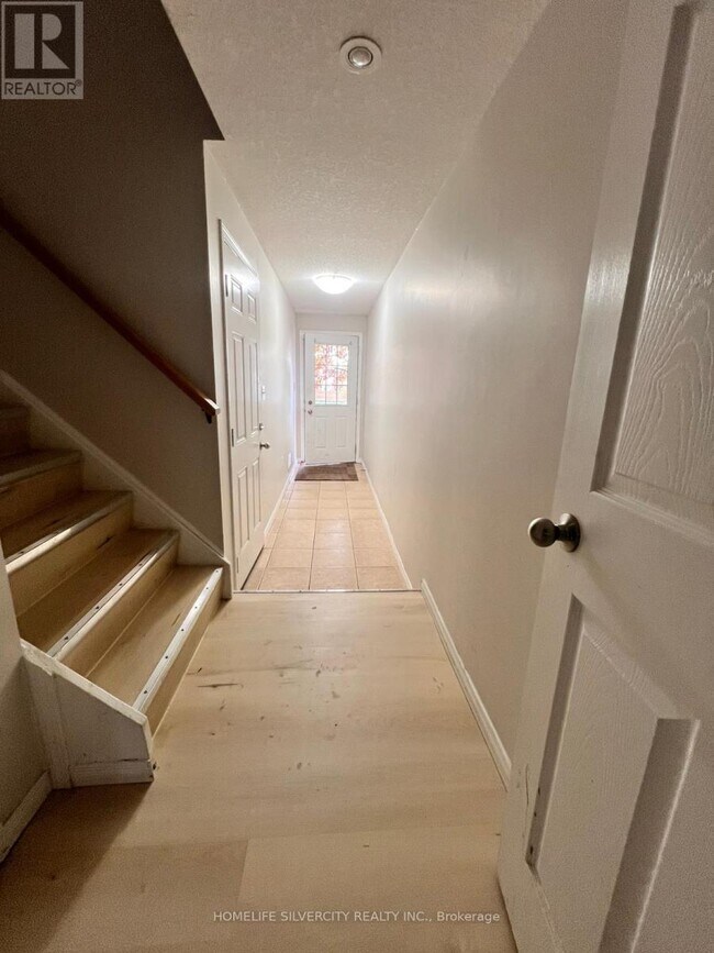 155 Highland Crescent in Kitchener, ON - Building Photo - Building Photo