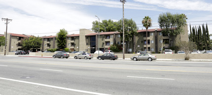 Woodley Towers in North Hills, CA - Building Photo - Building Photo