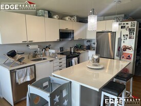 2 Earhart St in Cambridge, MA - Building Photo