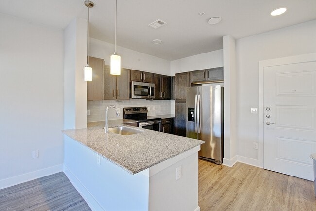 25500 Westheimer Pkwy in Katy, TX - Building Photo - Building Photo