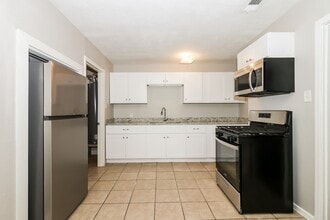 2125 Dewberry Ln in Pasadena, TX - Building Photo - Building Photo