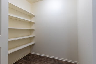 Taylor Park Townhomes in Taylor, MI - Foto de edificio - Interior Photo