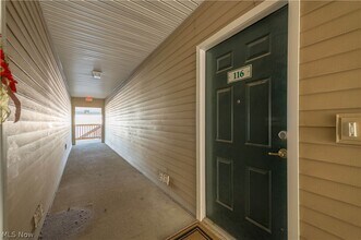 28340 Center Ridge Rd in Westlake, OH - Foto de edificio - Building Photo