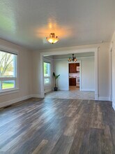 304 W Illinois St in Newberg, OR - Building Photo - Building Photo