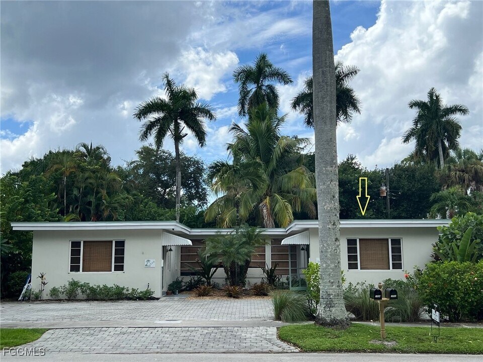 1532 Avalon Pl in Ft. Myers, FL - Building Photo