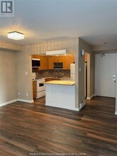 8591 Riverside Dr E in Windsor, ON - Building Photo - Building Photo