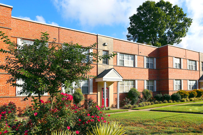 Parkwood Manor in Norfolk, VA - Foto de edificio - Building Photo