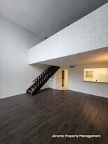 18111 NW 68th Ave in Hialeah, FL - Building Photo