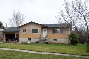 176 E 200 S in Richmond, UT - Building Photo