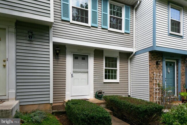 1627 Purple Sage Dr in Reston, VA - Building Photo - Building Photo