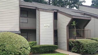 12900 Walden Rd, Unit 613F in Montgomery, TX - Building Photo