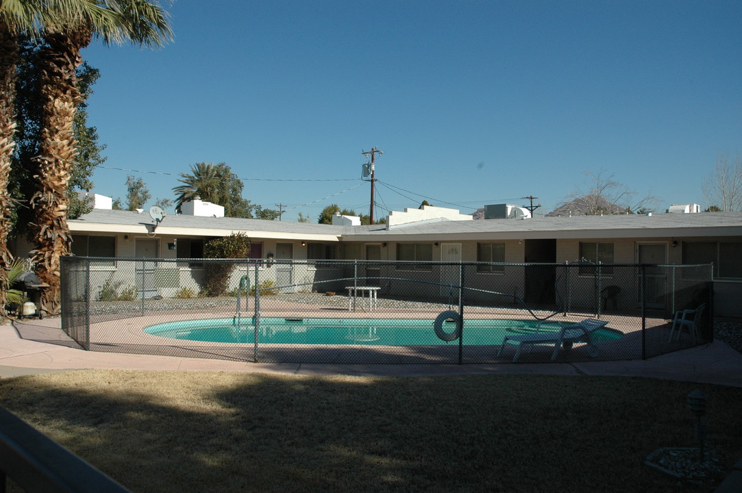 4401-4407 N 36th St in Phoenix, AZ - Building Photo