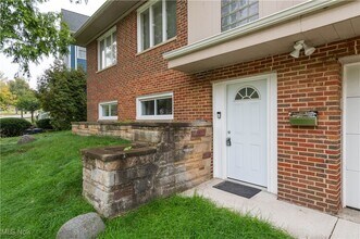 23728 Glenhill Dr in Beachwood, OH - Building Photo - Building Photo
