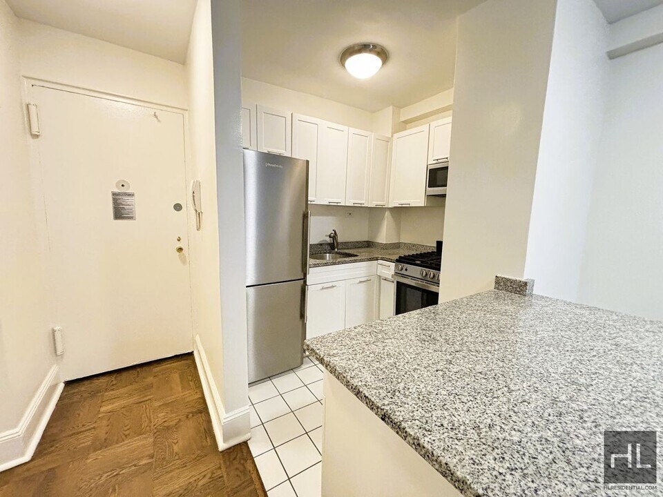 East 79th Street in New York, NY - Building Photo