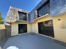 172 Lake Arbor Dr in Palm Springs, FL - Building Photo