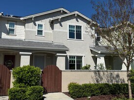 10 Lesina Way in Novato, CA - Building Photo