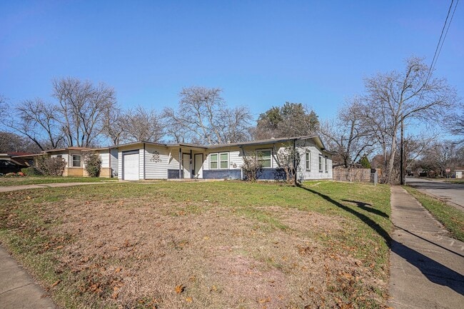property at 2009 Cloverdale St