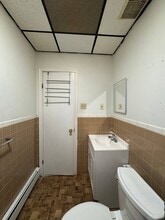 215 Clinton Ave, Unit 1 in Jersey City, NJ - Building Photo - Building Photo