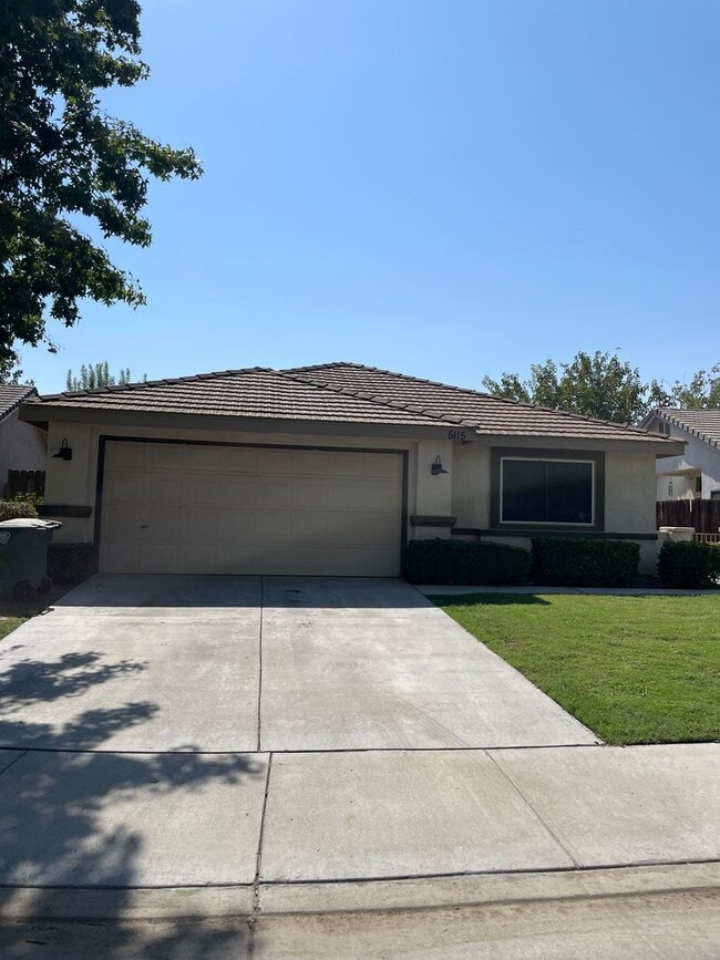 5115 Shadow Lake Dr in Bakersfield, CA - Building Photo - Building Photo